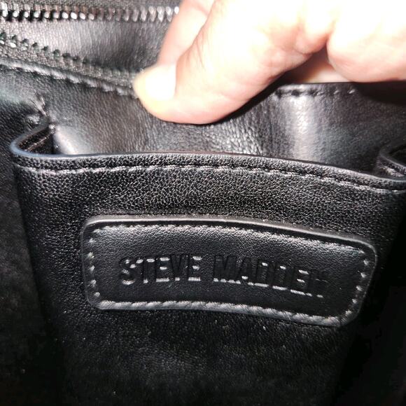 STEVE MADDEN Black Leather Shoulder Bag Purse - Picture 10 of 10